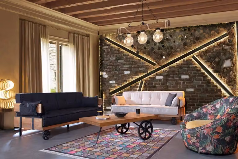 Luxus Sofa Couch Polster Möbel 3+3 Sitz Garnitur mit Couchtisch Loft Möbel