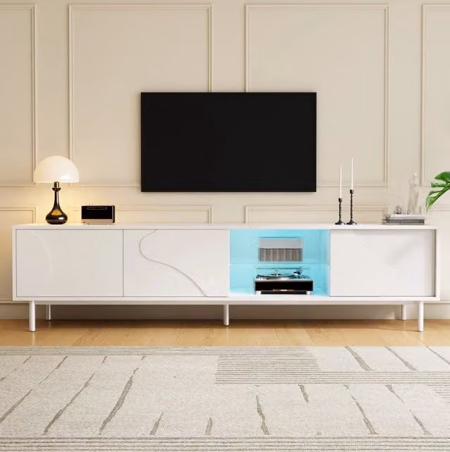 Mobile TV bianco con tre ante scorrevoli e LED