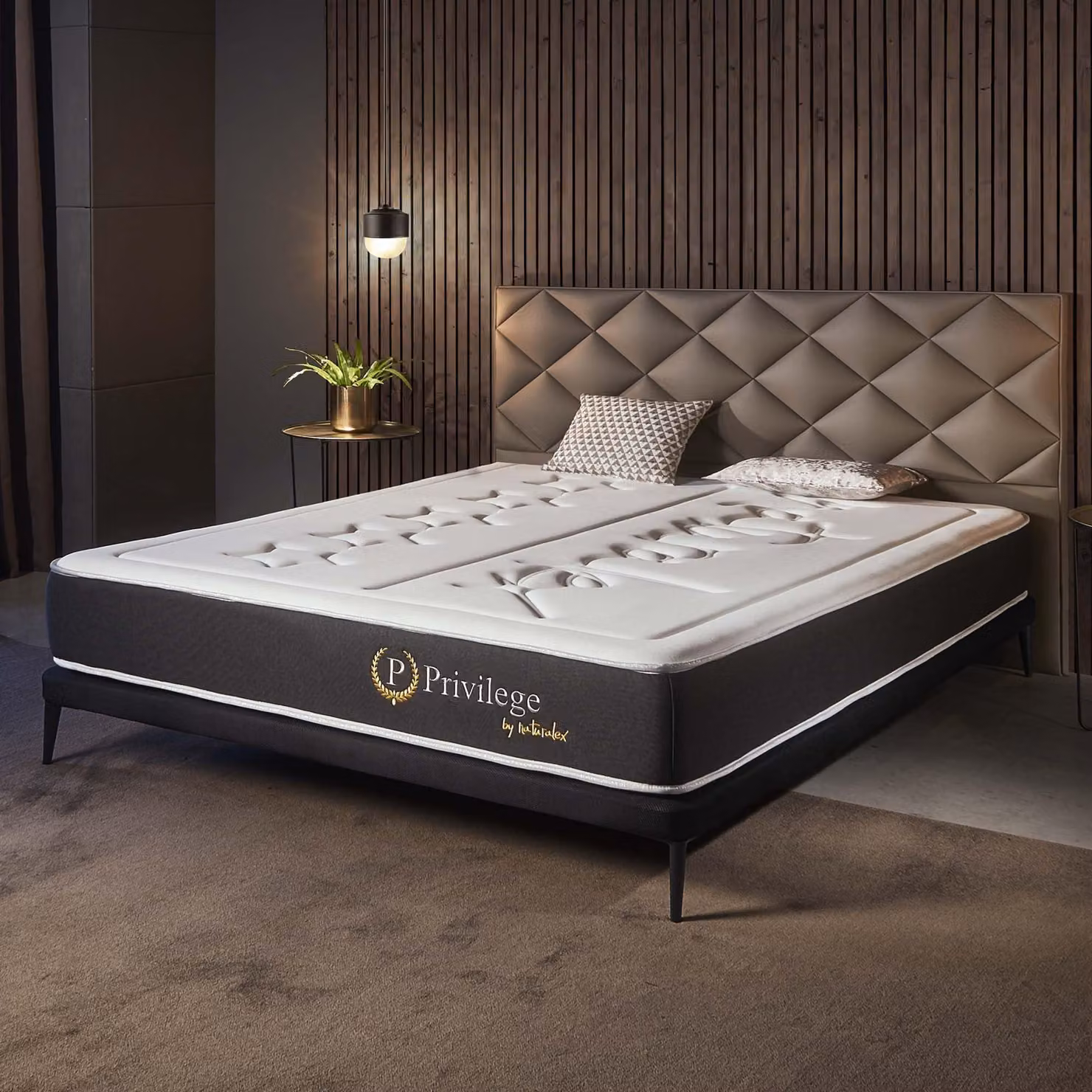 Materasso ibrido, dimensioni 140x190 cm, altezza 24 cm, con molle insacchettate e memory foam, 7 zone