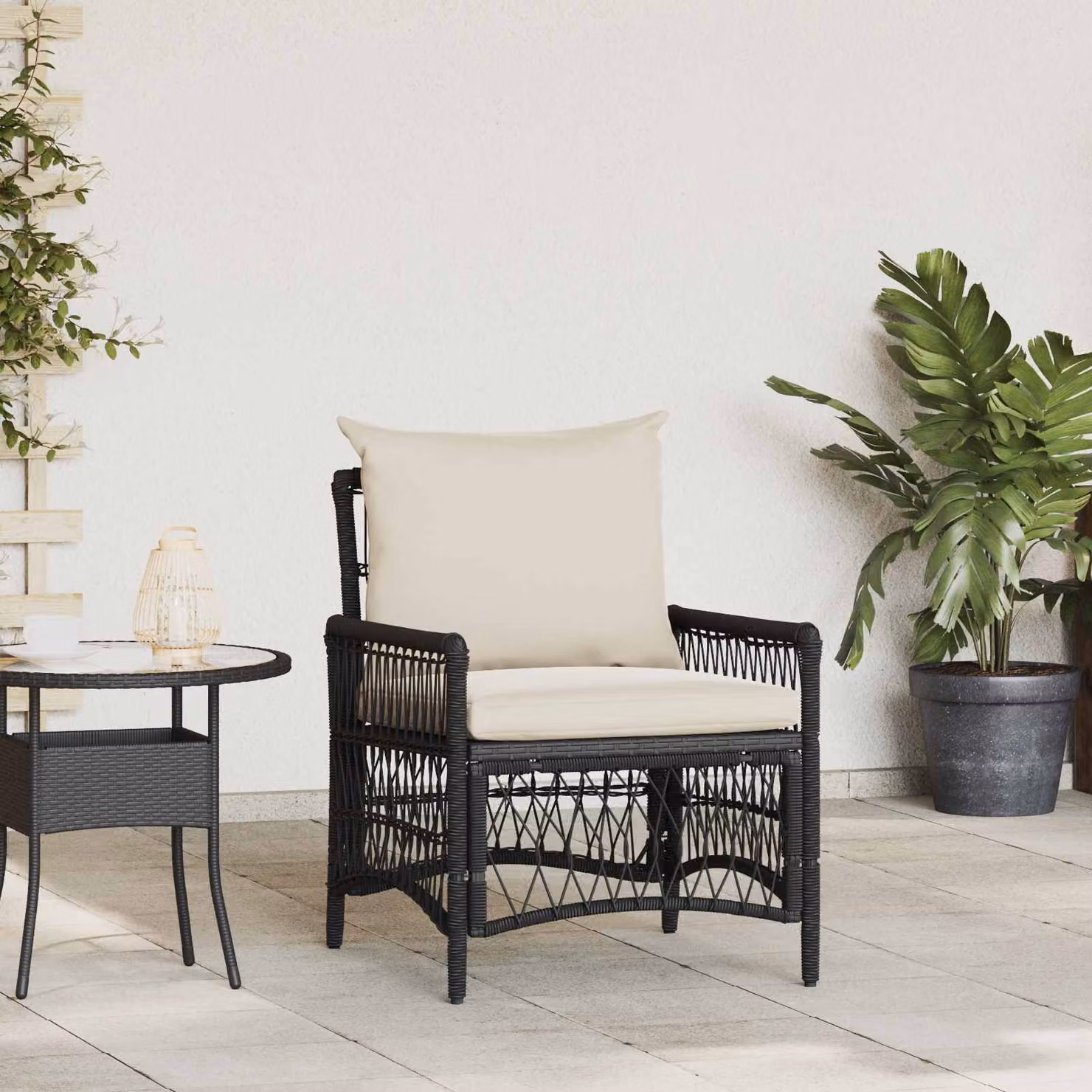 Sedia da giardino moderna vidaXL in polyrattan nero con cuscini bianchi e braccioli