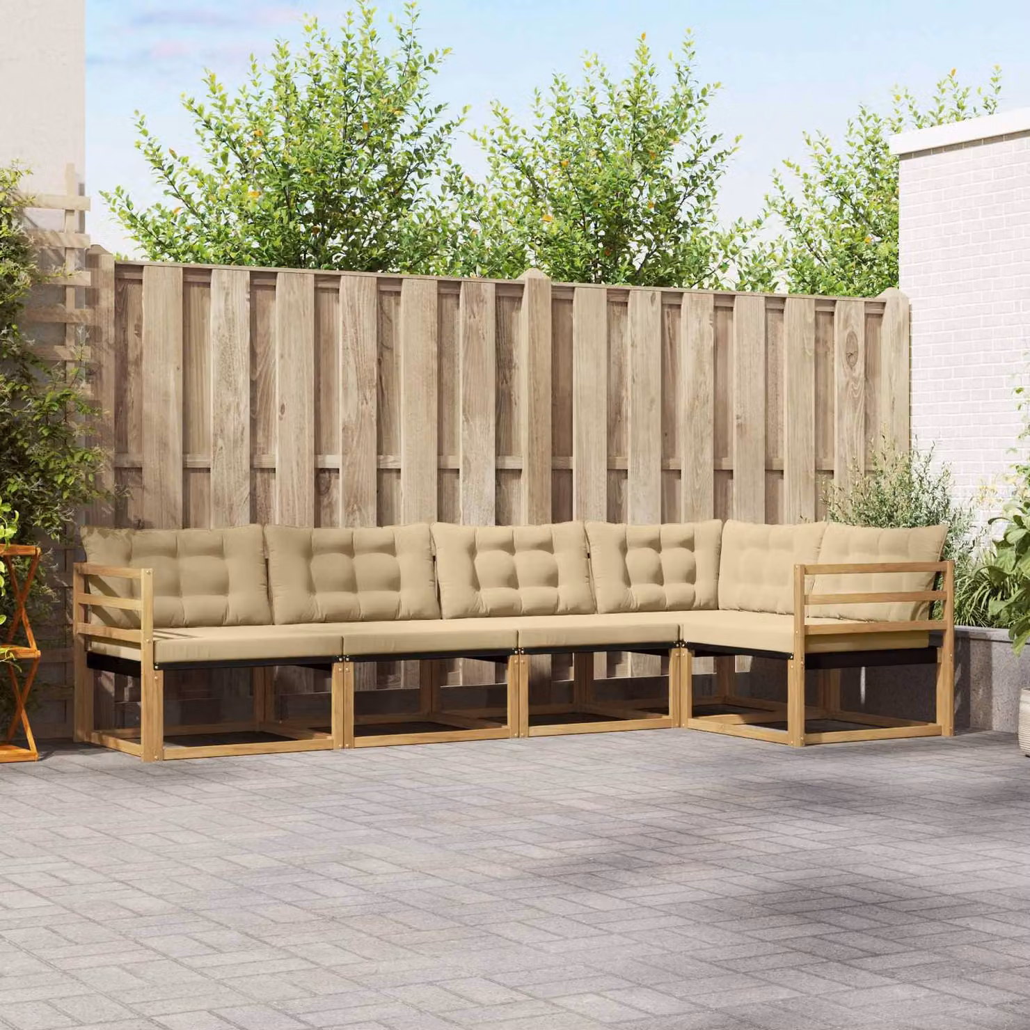 Set di divani da esterno a L vidaXL in legno di acacia con cuscini, Bianco e Beige