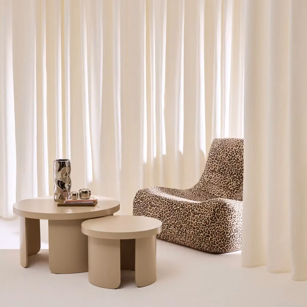 Set di 2 tavolini rotondi impilabili Sweeek beige con piano in MDF laminato per soggiorno – 2