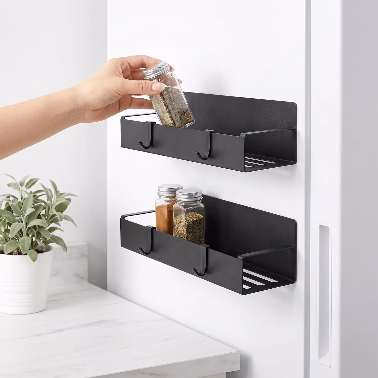 Set di 2 mensole magnetiche da cucina con ganci, ideali per ottimizzare lo spazio