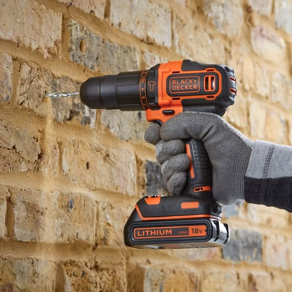 Trapano Avvitatore a Percussione Black+Decker 18V con Batteria al Litio 1.5Ah, 40Nm e 2 Velocità, con Valigetta, Nero e Arancione – 2