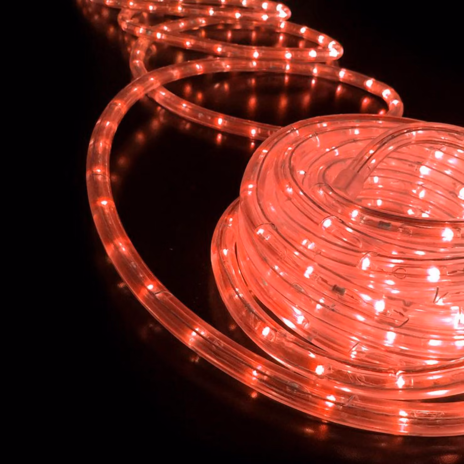Tubo luminoso a LED ACA, rosso, bipolare, rotolo da 50 m, 36 LED/m, tagliabile in incrementi di 2 m, grado di protezione IP44 + set di accessori in 3 pezzi X0818421
