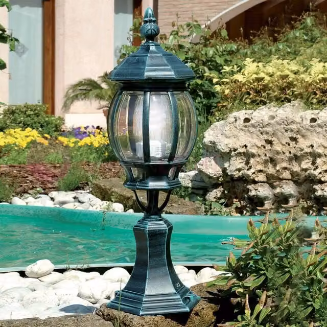 Lampada da esterno ENEA in alluminio stile classico per cancello e giardino, colore nero e verde, protezione IP43