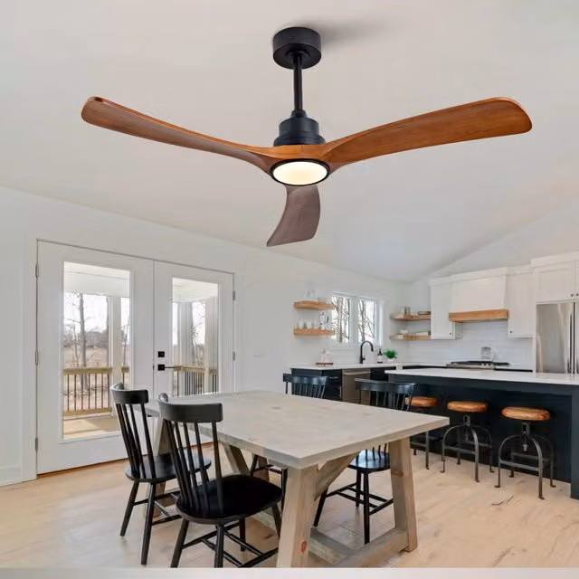 Ventilatore a soffitto 52" con 3 pale in legno di noce, motore DC reversibile, luce LED integrata e doppio controllo remoto e a parete