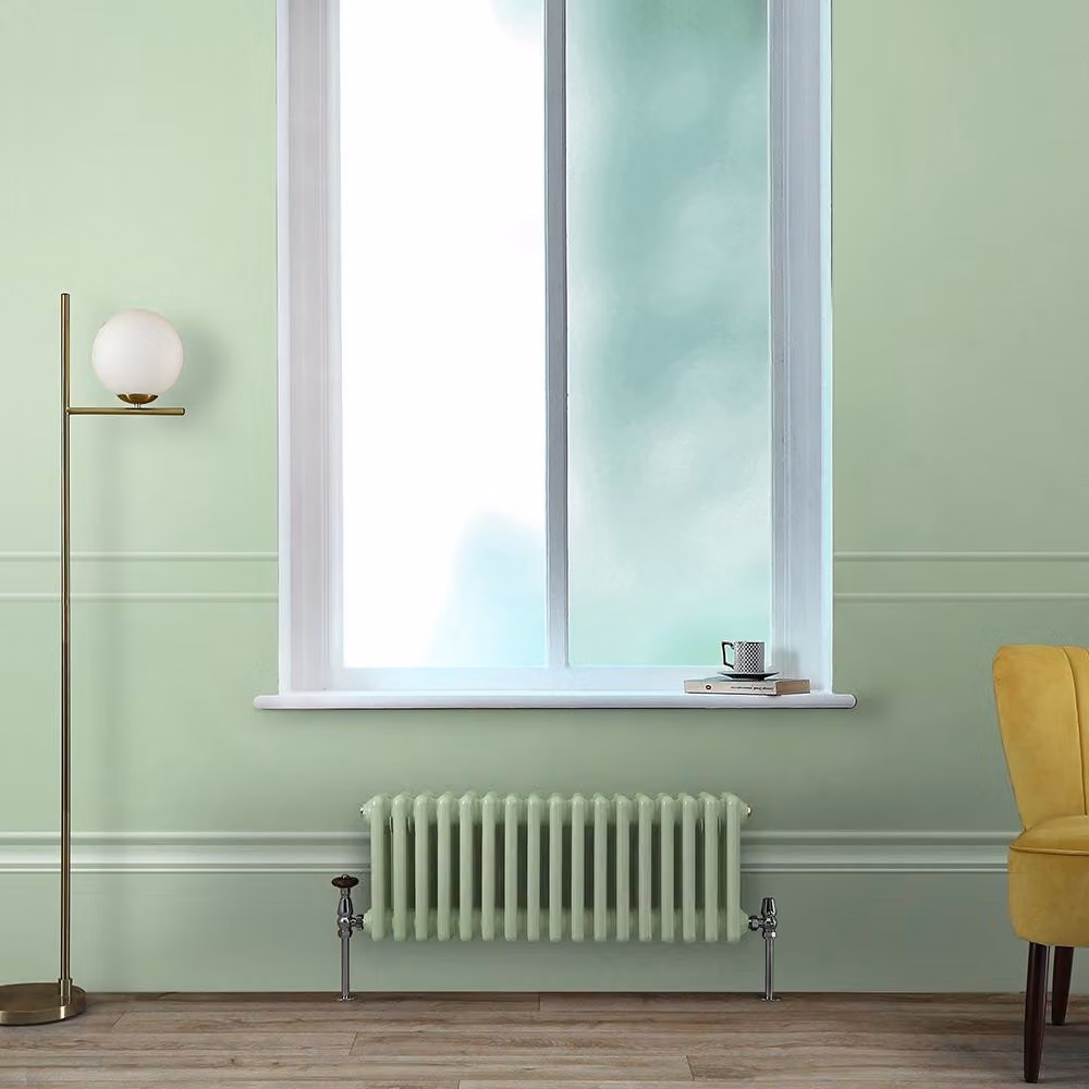 Radiatore Tradizionale a Tripla  Colonna Orizzontale Verde (Pippin Green) - 300mm x 785mm - Regent
