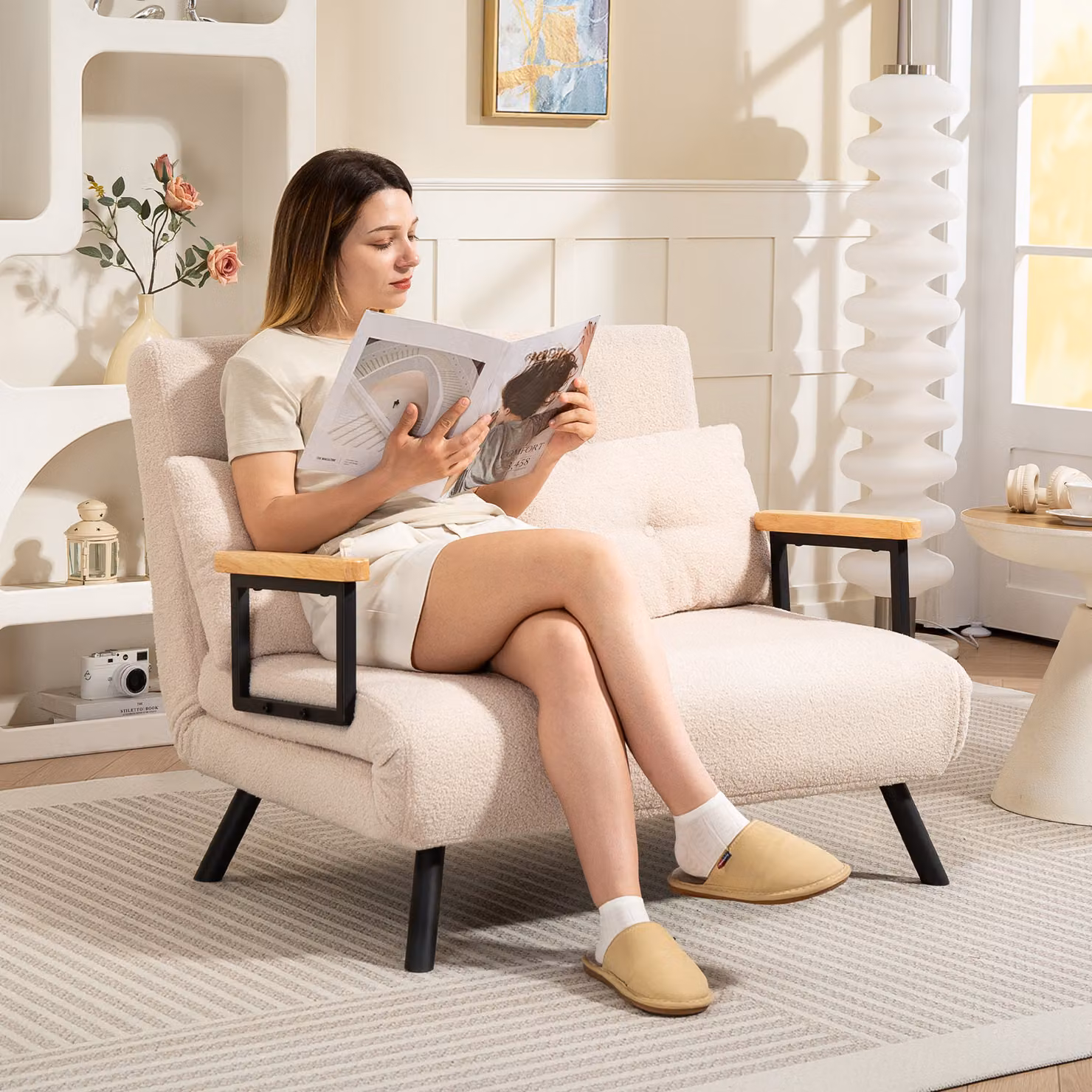 Divano letto HOMCOM a 2 posti in velluto con 2 cuscini, design moderno con funzione click-clack e struttura in metallo, Beige e Nero – 2