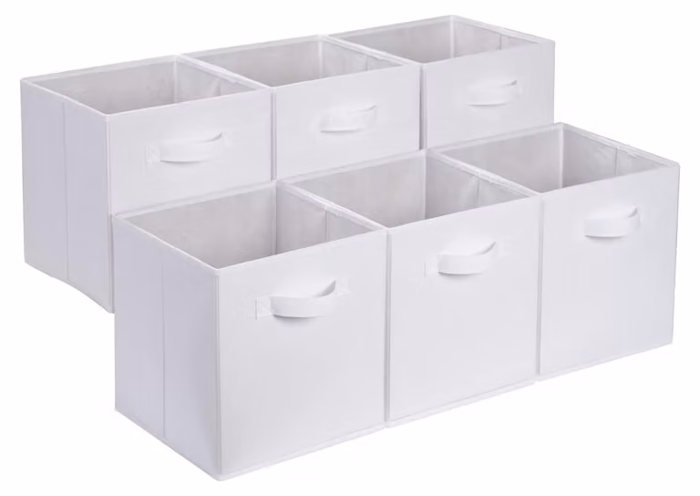 A. Cubi/organizzatori pieghevoli in tessuto, ideali per la conservazione, dotati di maniglie