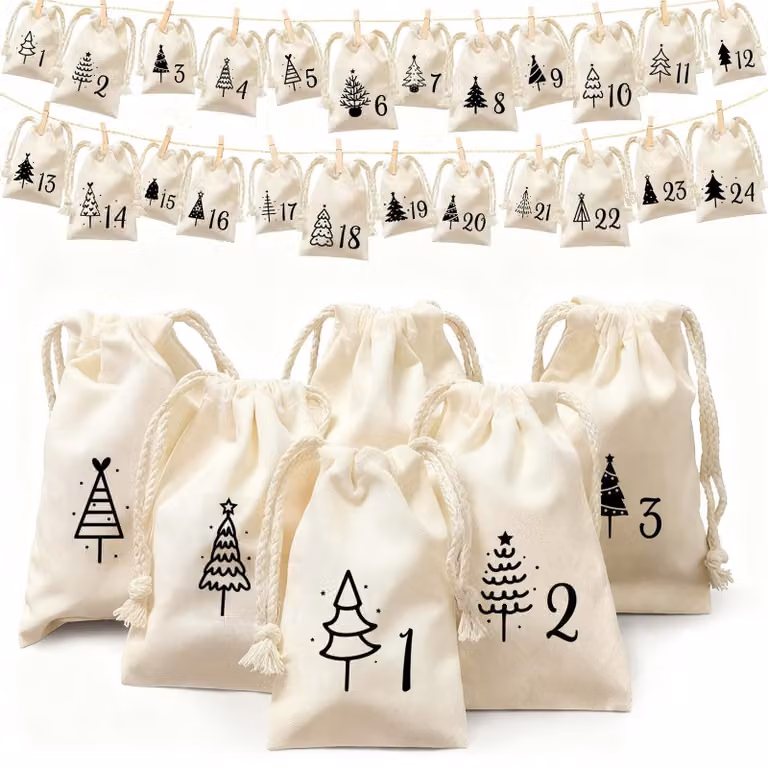 Calendario dell'Avvento in tessuto, composto da 24 sacchetti, dimensioni 10x15 cm, con cordoncino e graffette