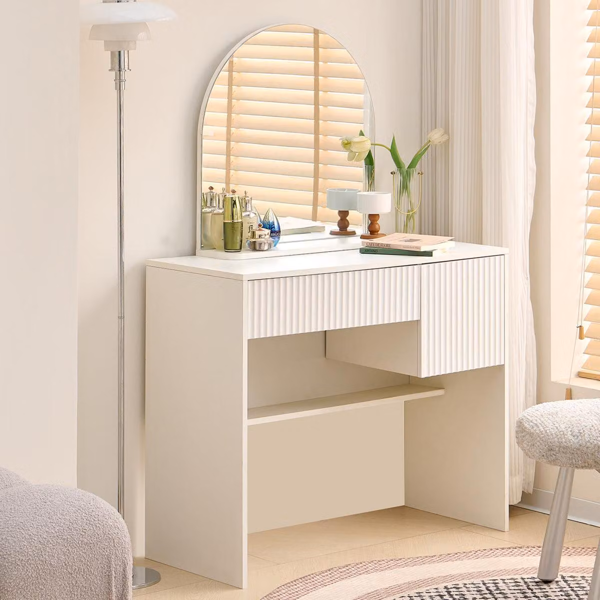 Toeletta con specchio – moderna toletta con cassetti e ripiani aperti, bianca, - H 135/L 90/P 40 cm