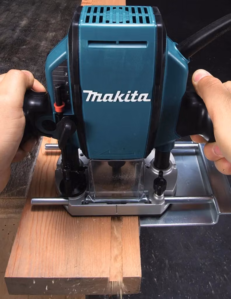 Fresatrice Verticale Makita RP0900 da 900 W da Banco – 2
