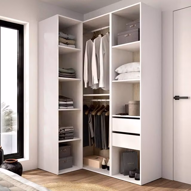 Armadio da camera da letto moderno DMORA con ante scorrevoli, colore bianco e rovere, L: 85 cm, H: 205 cm