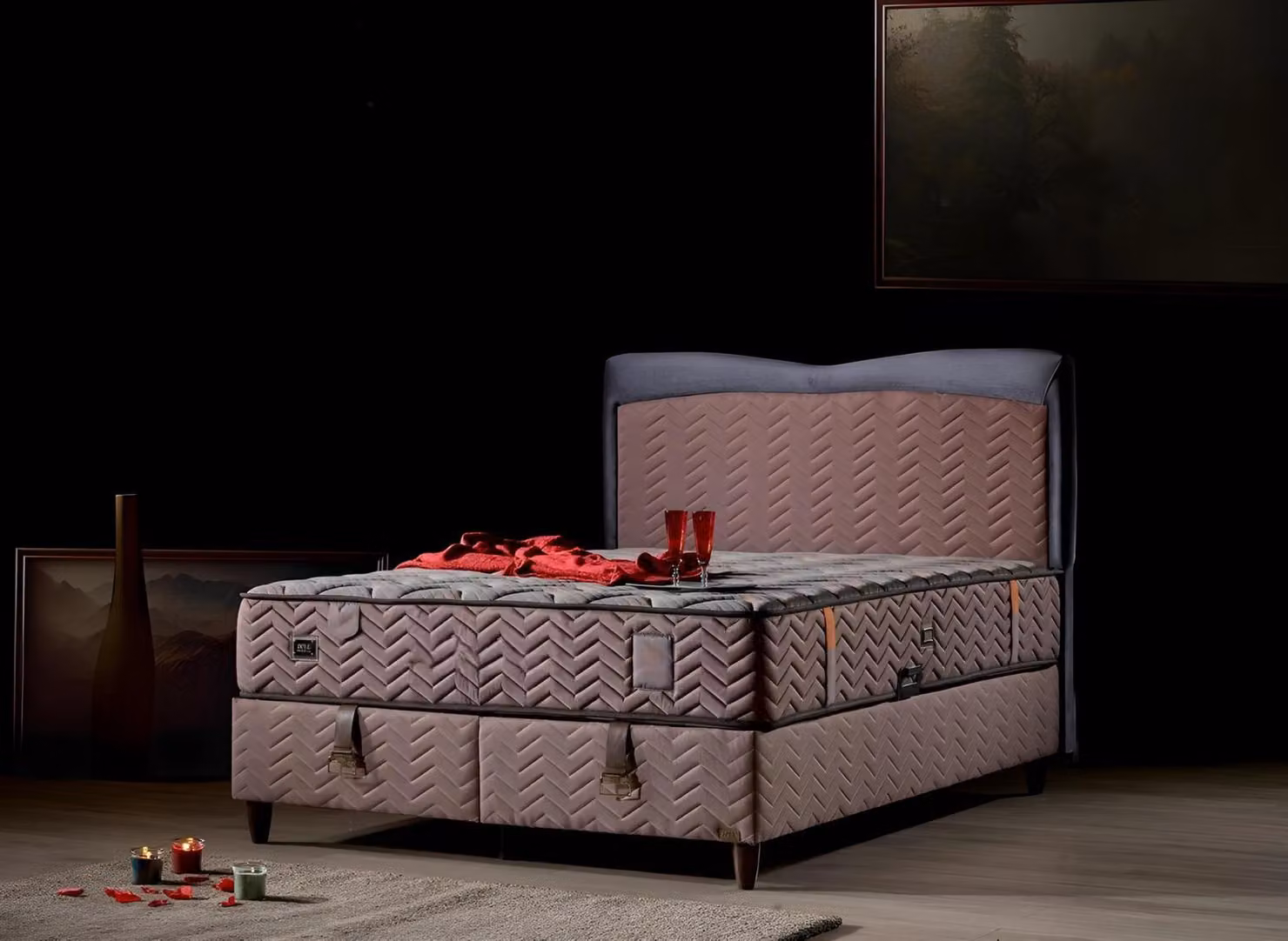 Elegantes braunes Bett aus Holz und Textil mit Komfortmatratze