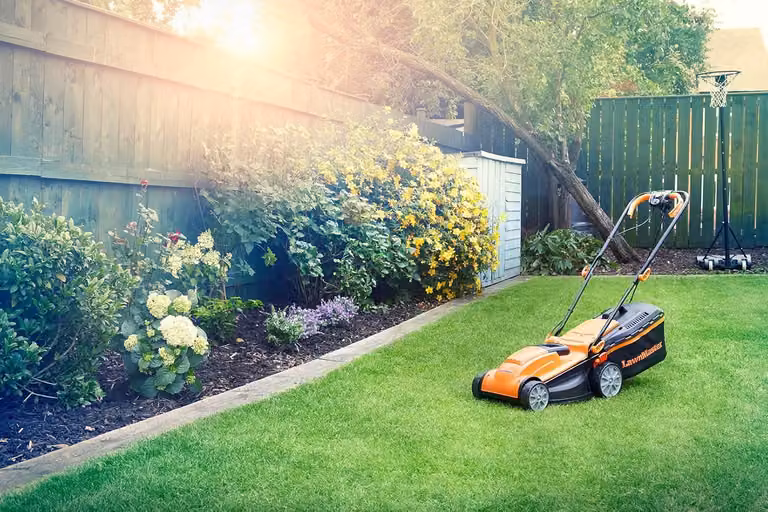 LawnMaster MEB1434M Rasaerba elettrico 1400W 34cm Altezza di taglio regolabile