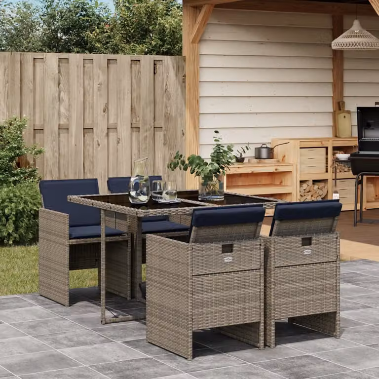 Set da pranzo da giardino vidaXL in polyrattan grigio con cuscini blu e tavolo in vetro per 5 persone
