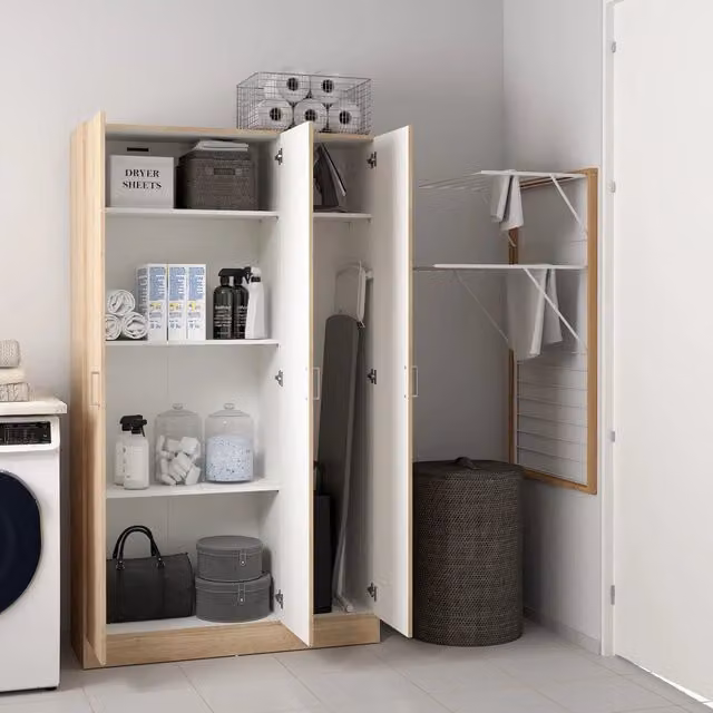 Vado, Armadio Multiuso DMORA in Legno Rovere Marrone con Ripiani Interni, L: 104 cm, P: 36 cm, H: 181 cm