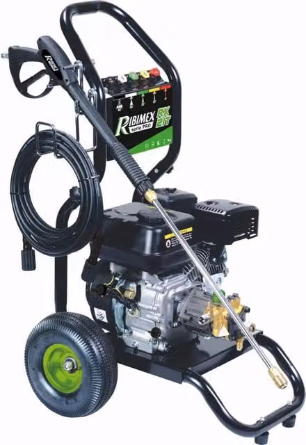 Idropulitrice a scoppio Ribimex RX21T nera con 200 bar, portata massima 678 l/h e 6,5 HP più accessori