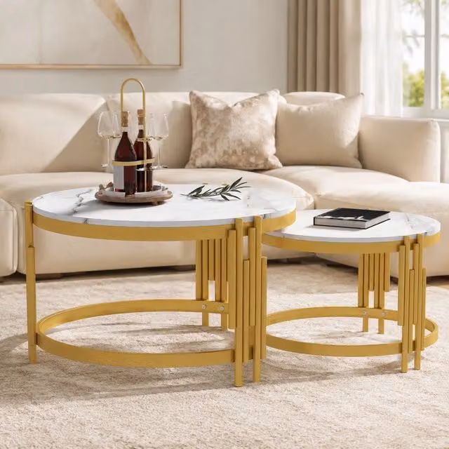 Set di tavolini da salotto modulari effetto marmo con struttura dorata