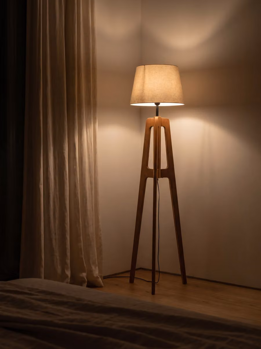 Lampada da terra Sail Kenay Home in legno e tessuto bianco e beige H: 158 cm, L: 40 cm, P: 40 cm – 2