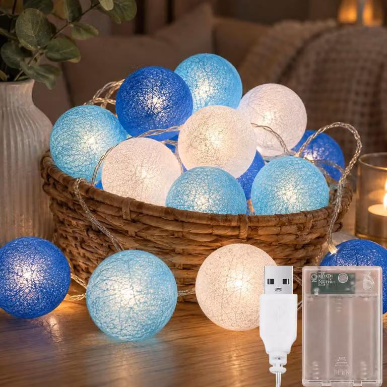 Catena luminosa con palline di cotone, lunghezza 3 metri, 20 LED, luce bianco caldo, alimentazione tramite USB o batterie