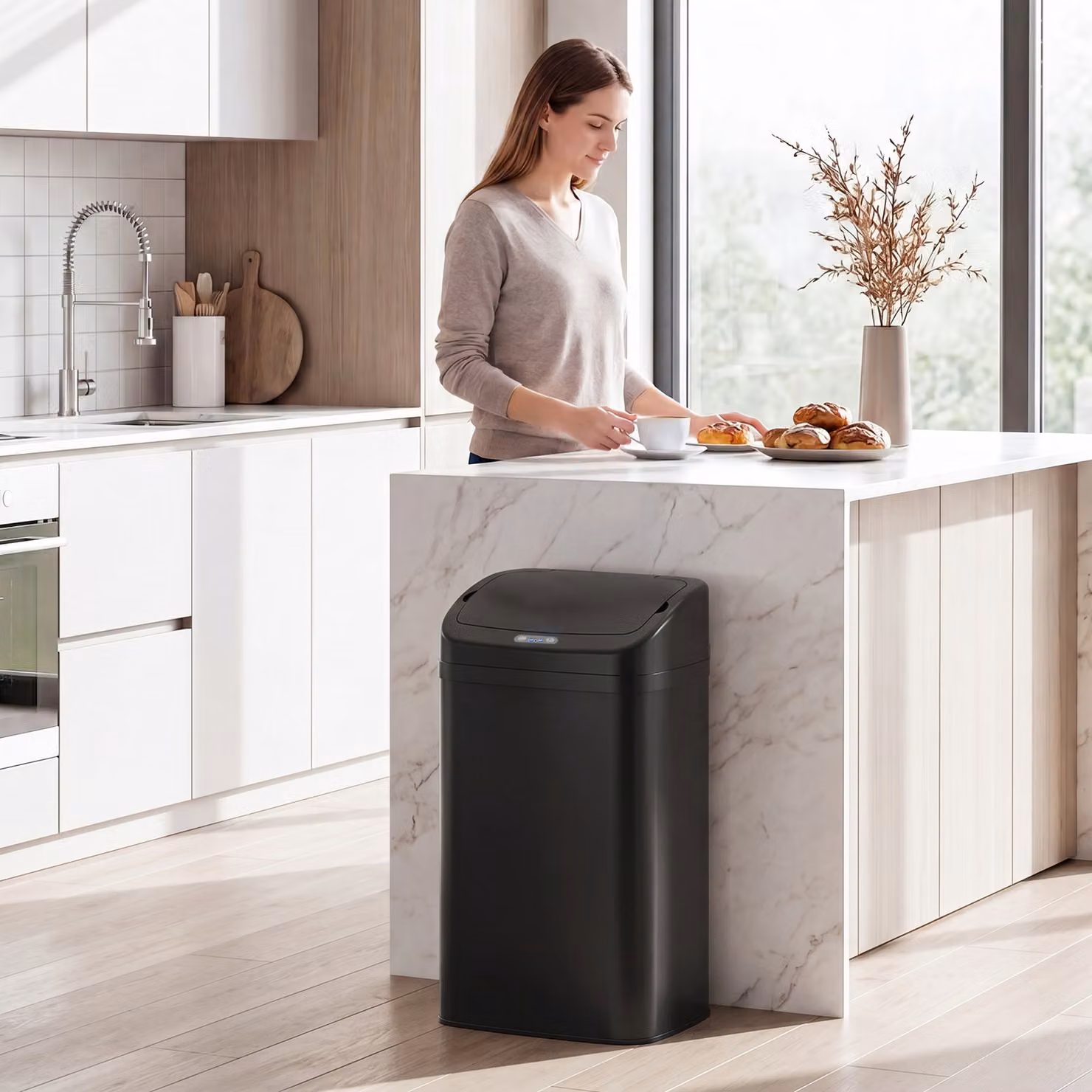 Cestino intelligente HOMCOM con sensore e chiusura automatica da 48 L in acciaio inox nero anti-impronta – 2