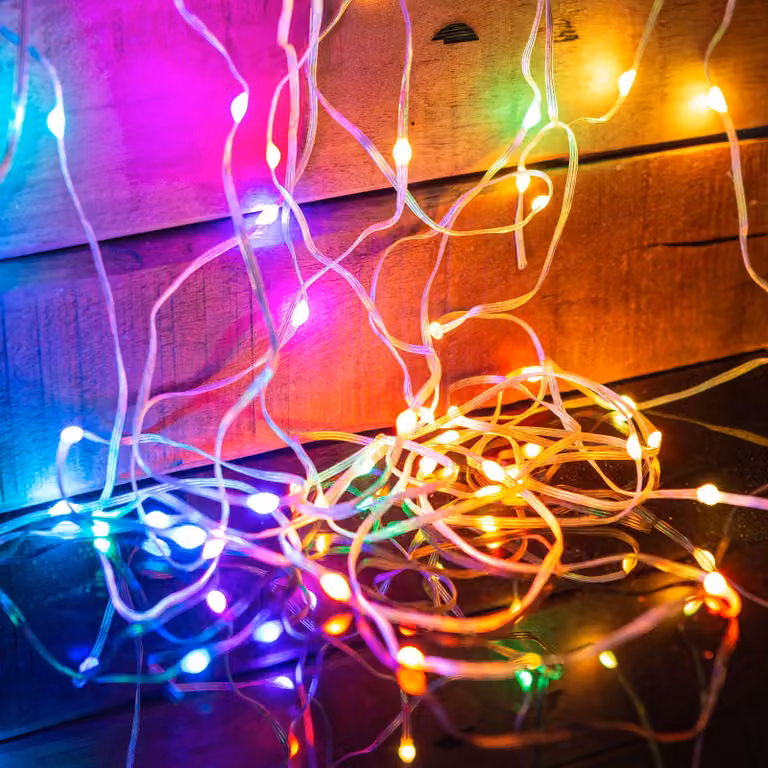 GLOBIZ Smart: catena luminosa a LED - USB - 50 LED RGBIC - 5 metri - Bluetooth + modalità musica - IP65