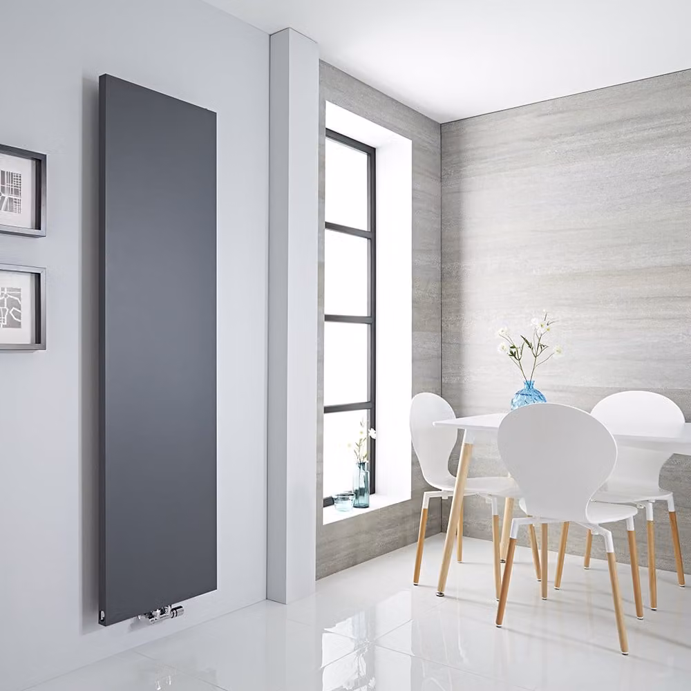 Radiatore Verticale Antracite a Piastra 1800x500mm 890W - Alta Resa - Design Moderno - Rubi
