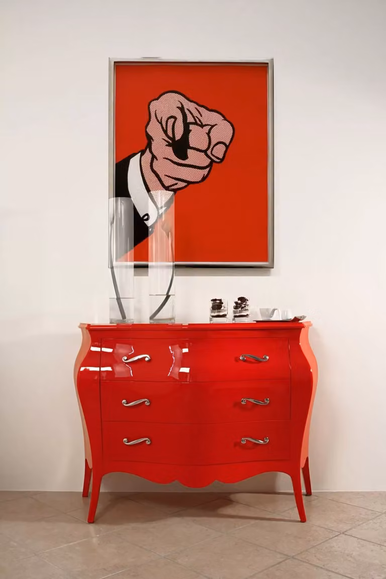 Cassettiera sagomata con 3 cassetti in legno laccato rosso lucido Mobili 2G L: 105 cm, P: 42 cm, H: 85 cm