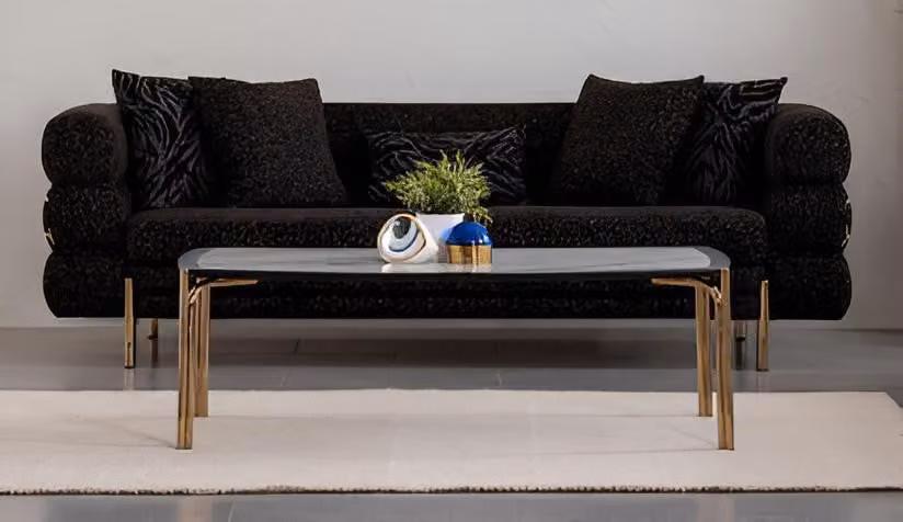 Set da salotto composto da divano a 4 posti e tavolino in stile moderno