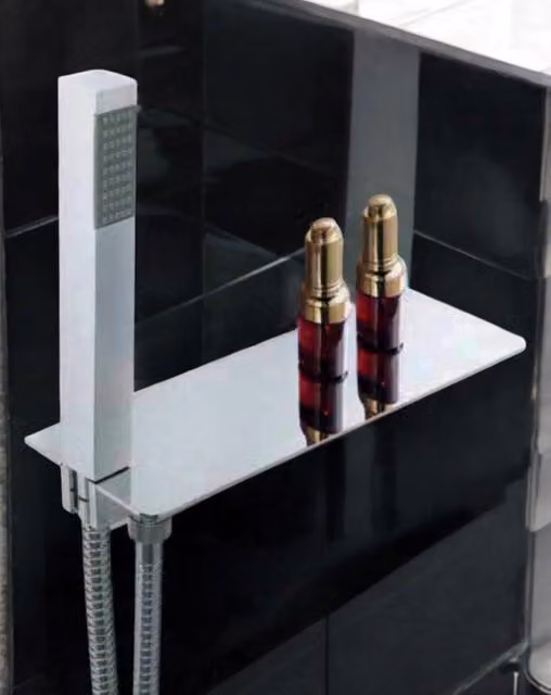 Set completo kit doccia Bagnoclic con mensola e presa acqua integrata in ottone color argento cromato