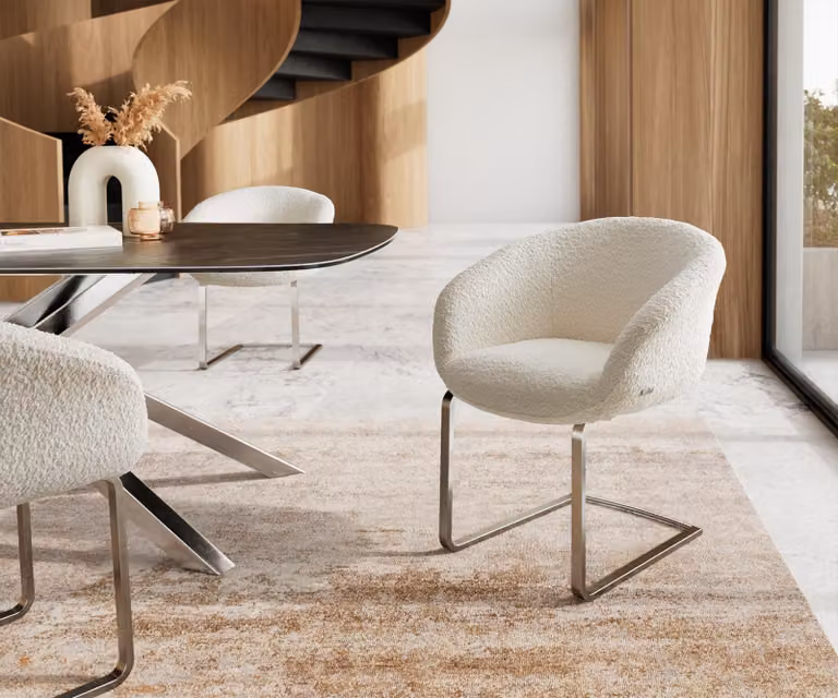 DELIFE Sedia a dondolo Vinka-Flex con braccioli, rivestita in tessuto bouclé bianco. Sedia a dondolo dal design minimalista, con struttura in acciaio inossidabile e imbottitura in molle insacchettate