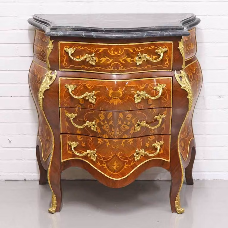 Comò Casa Padrino in stile barocco, con 4 cassetti e piano in marmo, color marrone/oro/nero, dimensioni 80 x 45 x altezza 85 cm