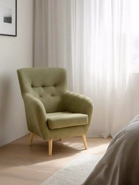 Poltrona Orsay rivestita in tessuto verde Kenay Home