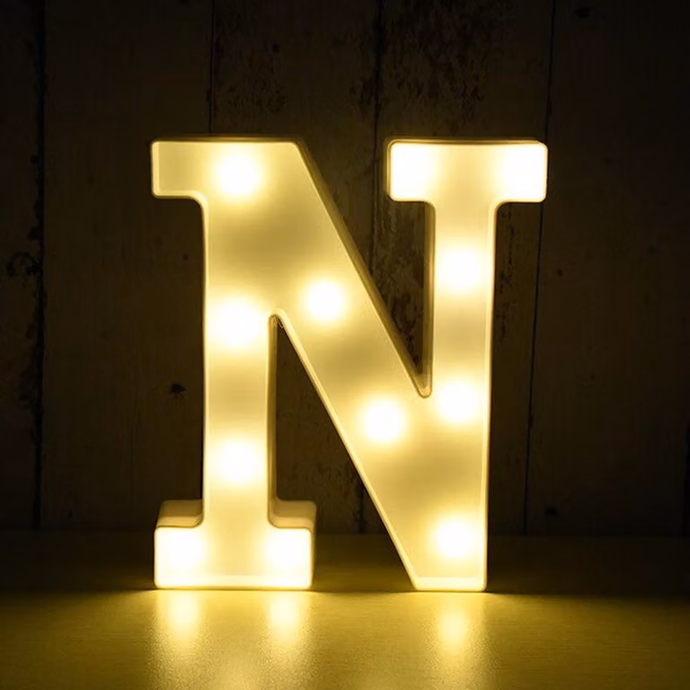 Lettera 3D illuminata a LED, lettera N da 22 cm