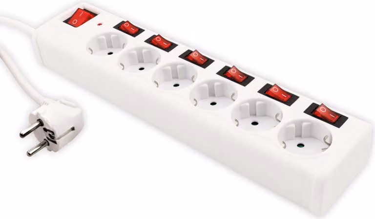 Presa multipla McPower, 6 vie con commutazione individuale, protezione da sovratensione, bianco