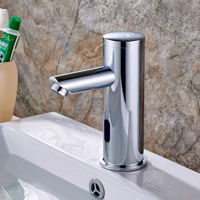 Rubinetto automatico con sensore a infrarossi per bagno e lavabo