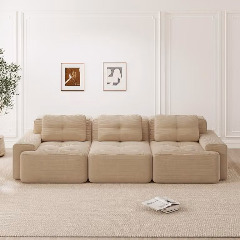Divano modulare Cloud beige, divano profondo a 3 posti realizzato in tessuto cord resistente ai graffi, divano angolare di dimensioni generose, senza necessità di montaggio, dimensioni 293x104x69 cm
