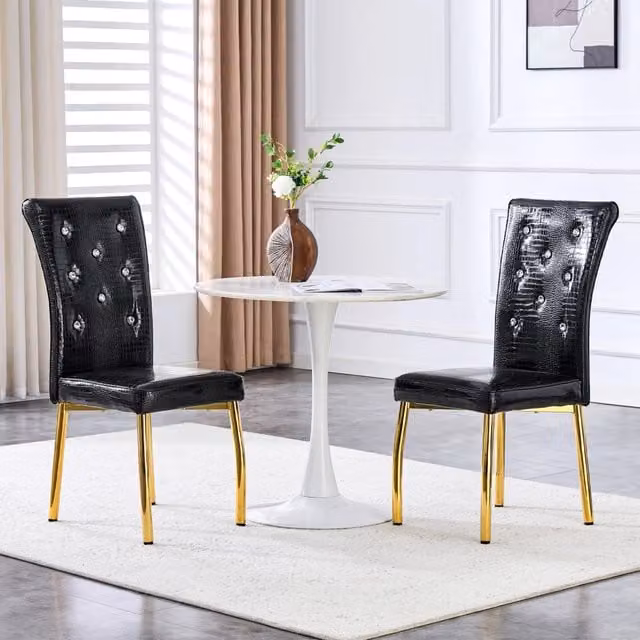 Set da 2 sedie da pranzo OKWISH in ecopelle effetto alligatore nero con dettagli in cristallo e gambe in metallo dorato