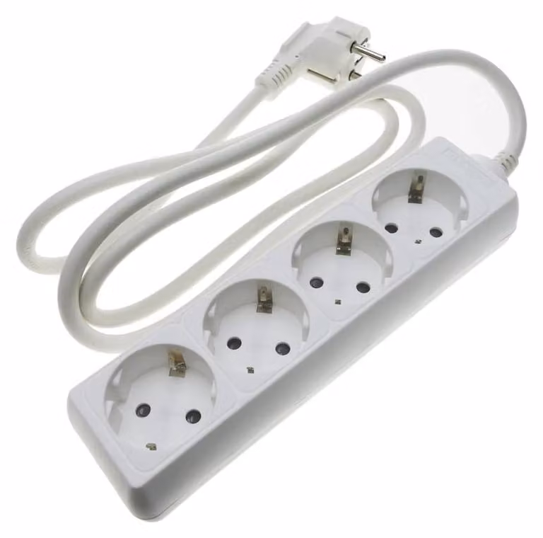 Ciabatta multipresa a 4 prese, bianca, lunghezza 1,5 metri, cavo 3G, sezione 1,5 mm², ideale per collegare più dispositivi