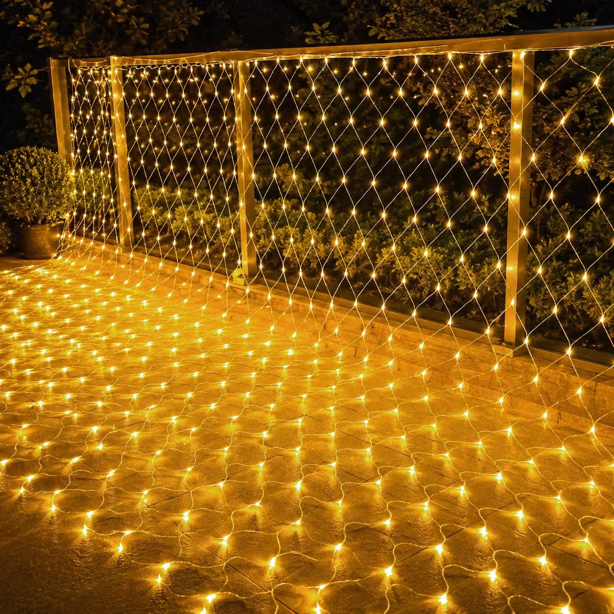 Catena luminosa a LED, luce bianco caldo, 8 modalità di illuminazione, ideale per decorazioni natalizie, feste, interni, giardini. Grado di protezione IP44. Dimensioni: 1,5 x 1,5 metri