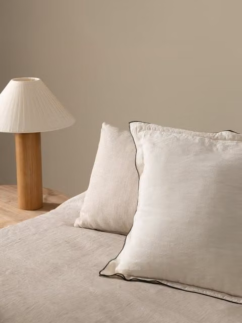 Cuscino quadrato bianco minimalista Kenay Home L/P/H: 45 x 45 x 45 cm
