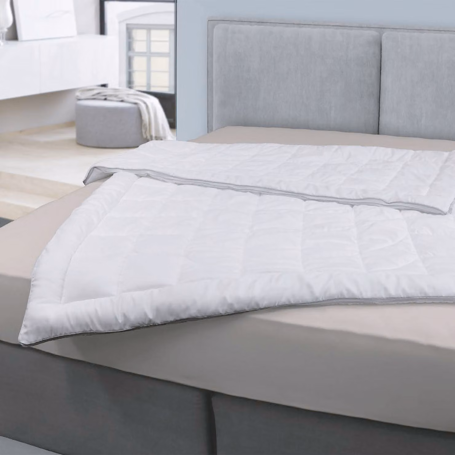 Piumino 135x200 cm, trapunta estiva – leggera trapunta estiva con rete traspirante – adatta a chi soffre di allergie, traspirante, con imbottitura che ricorda la morbidezza della piuma