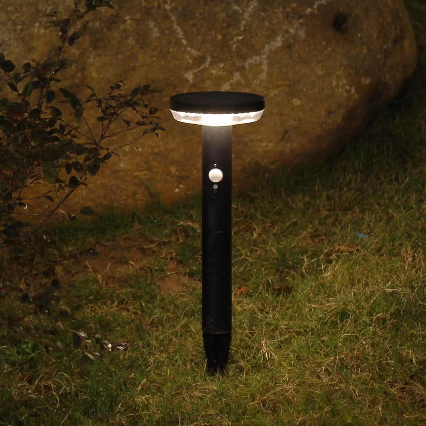 Lampada solare da giardino, grado di protezione IP44, 3 modalità, 3000K, acciaio inossidabile, colore nero