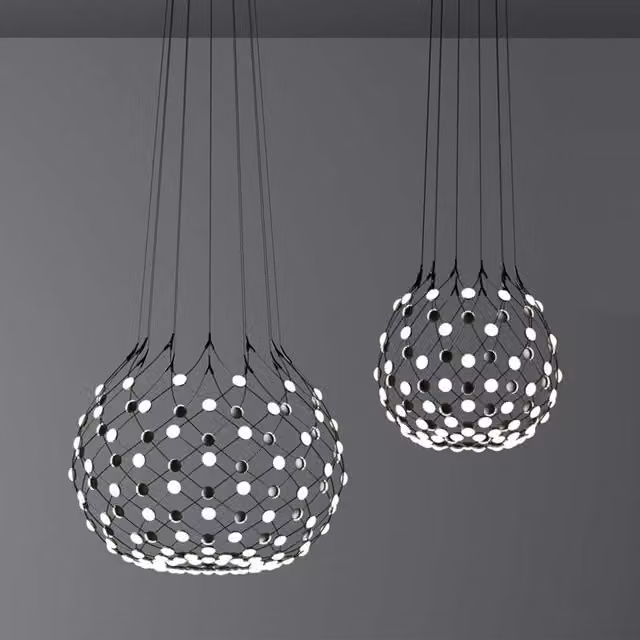 Luceplan Mesh Lampada a Sospensione LED Dimmabile in Metallo Nero con Luce Bianco Caldo