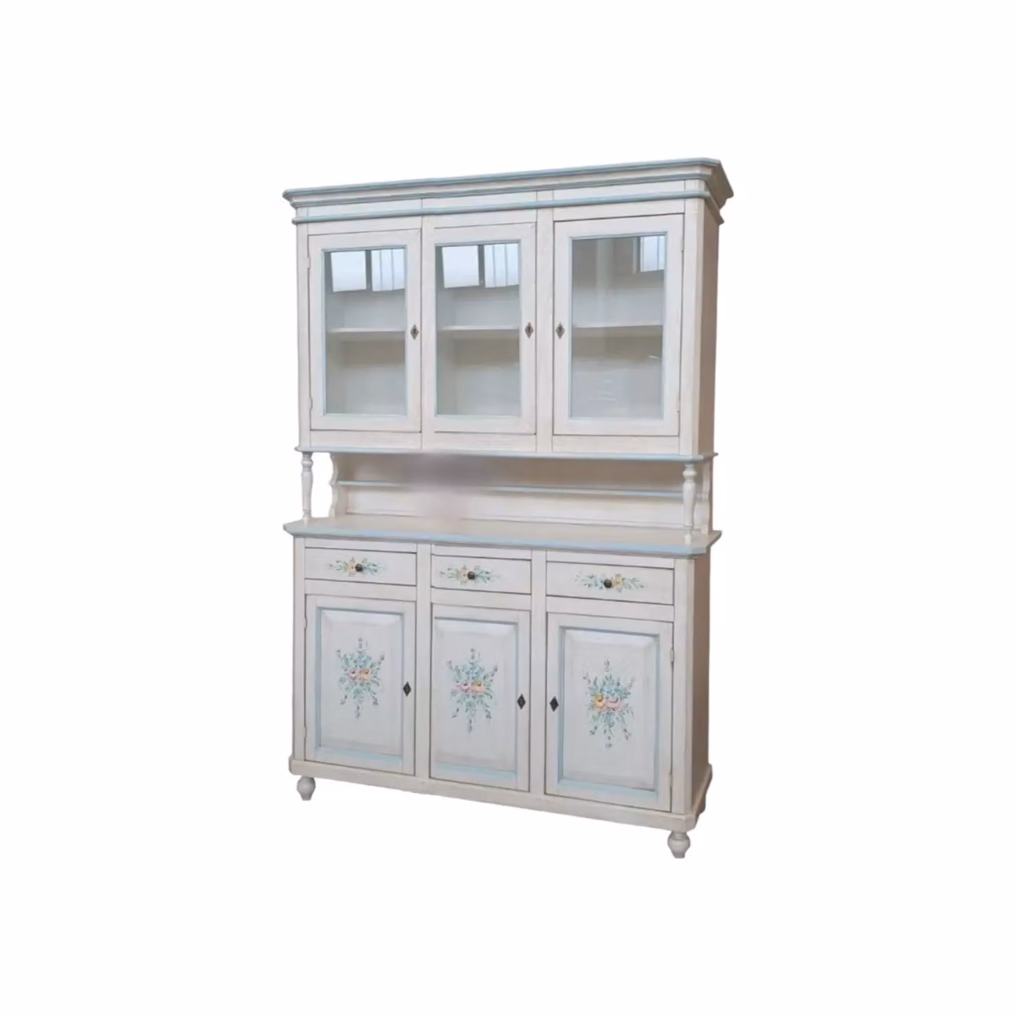 Cristalliera Mobili 2G in legno di pino stile shabby chic con ante in vetro e decori floreali azzurri, colore bianco, L: 150 cm, P: 43 cm, H: 208 cm