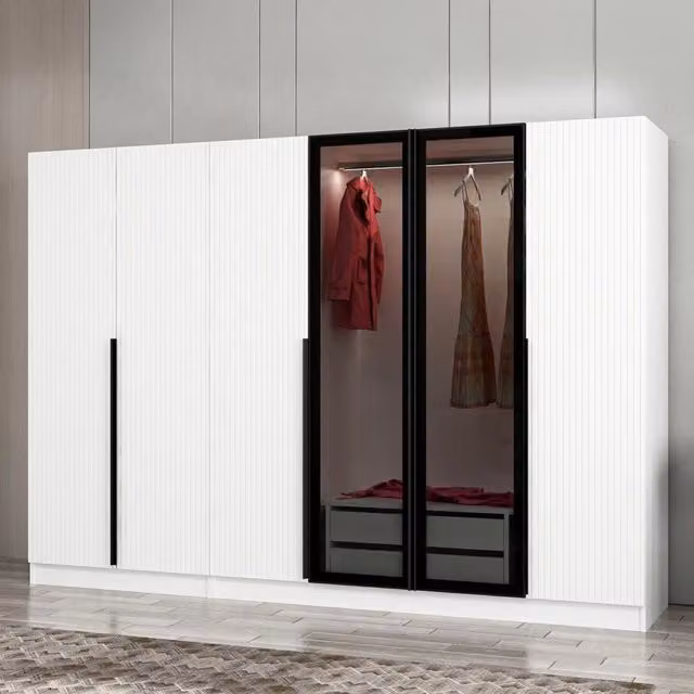 Armadio da camera da letto moderno DMORA con ante a battente, bianco opaco, L: 270 cm, H: 210 cm – 1