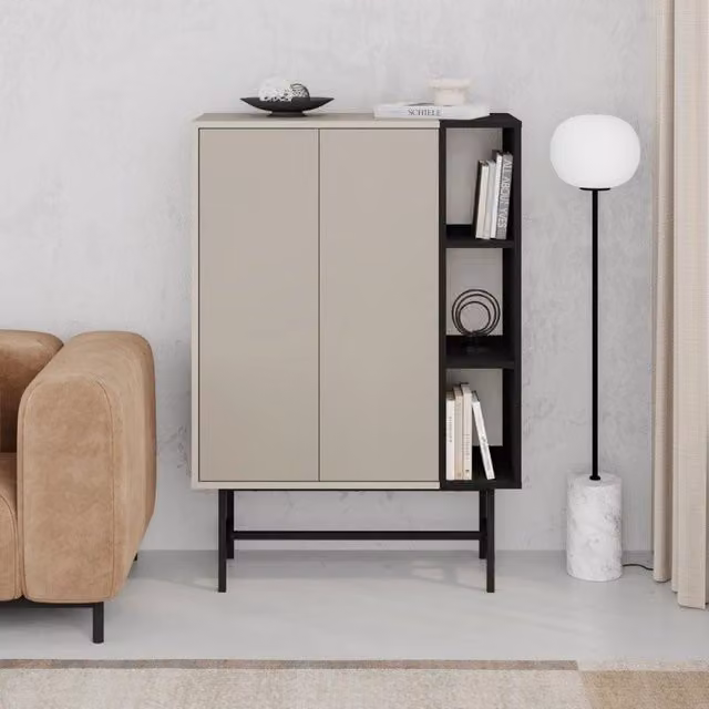 Mobile multiuso Mona con due ante cashmere e tre nicchie a giorno nere