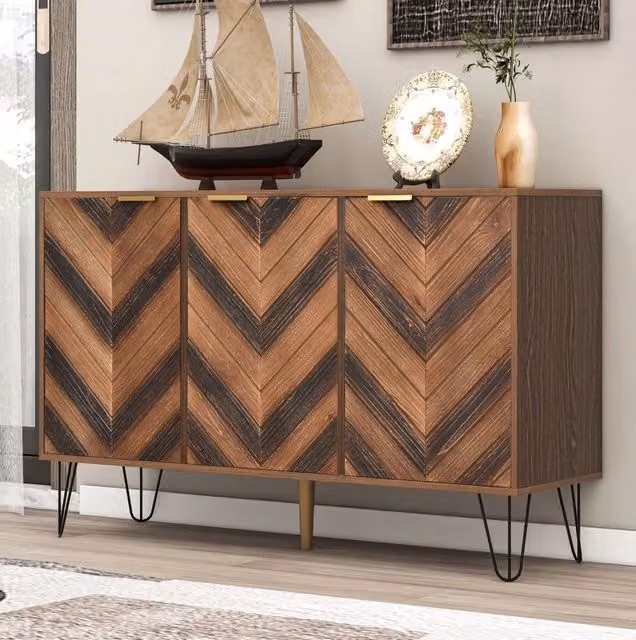 Credenza moderna a 3 ante con design geometrico effetto legno marrone, nero e oro, L: 120 cm – 1